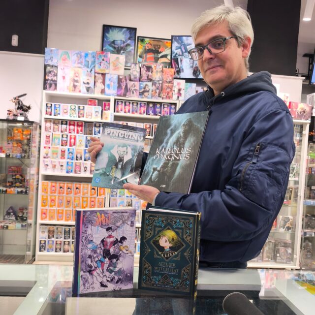 Aqui tenemos al GANADOR del sorteo de #navidad 
Muchas gracias a todos por participar y esperamos que disfrutéis todos de unas grandes lecturas estas fiestas