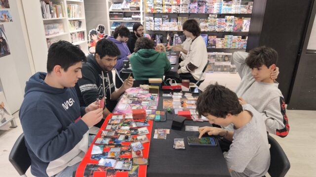Semana con torneos de #commander y con ganas de más y más 
Barajas locas y superdivertidas que harán que las partidas sean una diversión y diferentes cada una de ellas