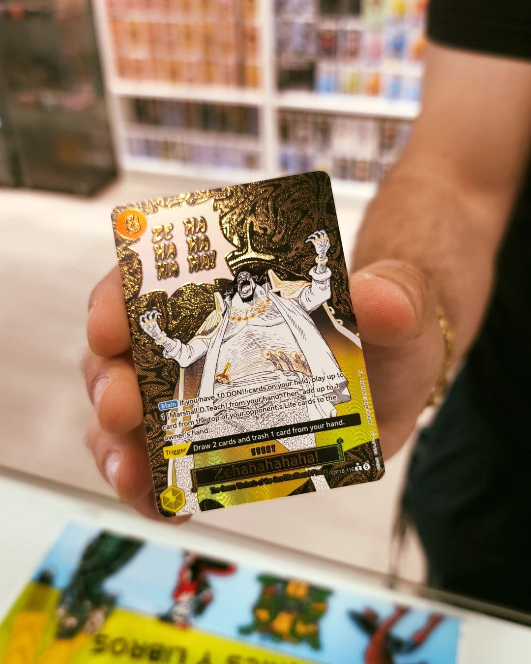 Siguen apareciendo auntenticas jollas en los sobres de OP16 de One Piece Tcg
Corre por los tuyos y no te quedes sin ellos

Recuerda que estamos en Guillem de castro 53 o en cartooncorp.es