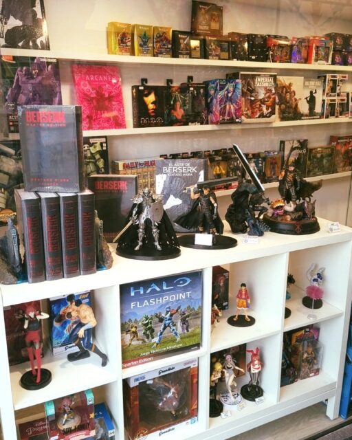 Por la salida de la MASTER EDITION del #manga #BERSERK hemos pensado hacerle un pequeño gran altar en nuestro escaparate 

¿Tú ya la tienes?

Pasate por la tuya por la tienda en Guillem de Castro 53 o por nuestra web para que te lo enviemos cartooncorp.net