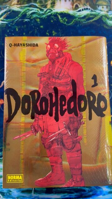 Dorohedoro Kanzenban en detalle #manga #coleccionismo #unboxing 
Así luce la nueva edición Kanzenban de Dorohedoro de Norma Editorial.

Analizamos los acabados de lujo, la calidad de la portada texturizada y el arte interior de este manga imprescindible. Si buscas detalles sobre esta publicación, aquí verás todo lo que incluye.

Comenta qué te parece esta edición coleccionista. #short #unbox 

👉 https://cartooncorp.net/busqueda?controller=search&s=dorohedoro